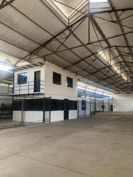 Alquilo Galpón de 1.612mts2 Guacara Estado Carabobo
