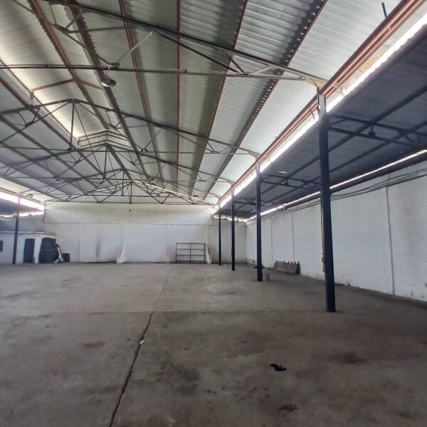 Alquilo Galpón de 1.612mts2 Guacara Estado Carabobo