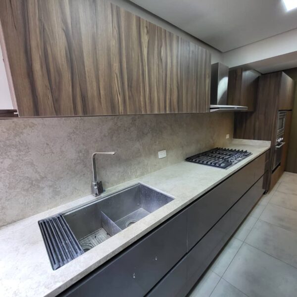 Alquilo Apartamento en Urb. El Parral