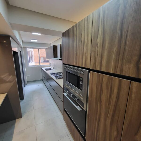 Alquilo Apartamento en Urb. El Parral