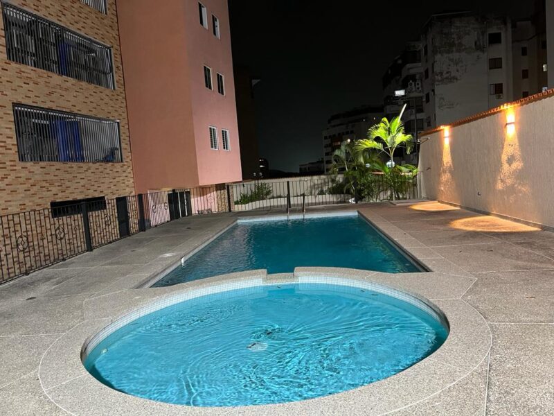 Alquilo Apartamento en Urb. El Parral