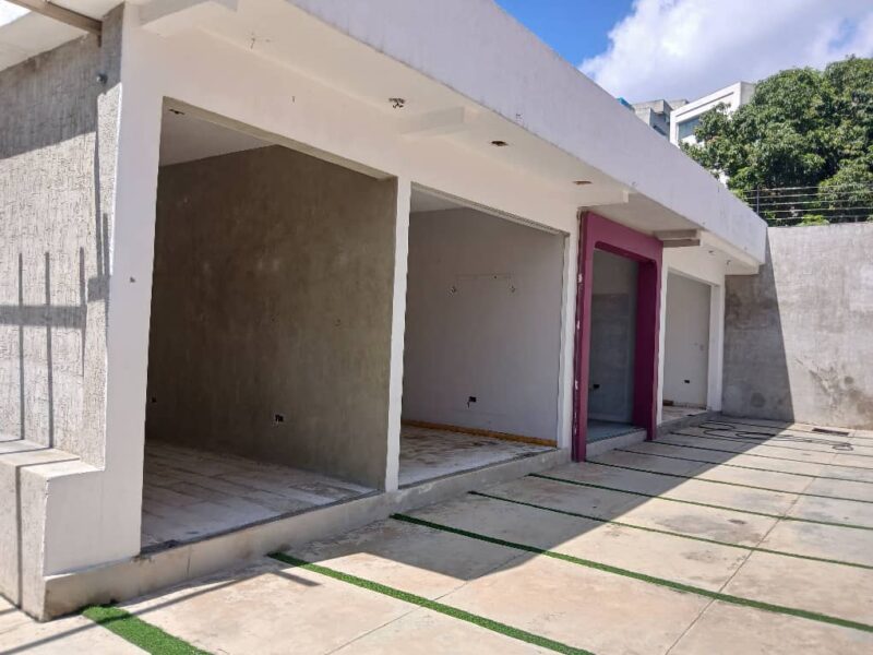 Casa en Alquiler en Urb. La Viña, Rediseñada Para ShowRoom, Valencia-Carabobo.