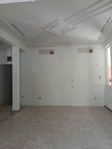 Casa en Alquiler en Urb. La Viña, Rediseñada Para ShowRoom, Valencia-Carabobo.