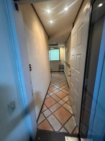 Alquilo Oficina en Edificio Torre BNC, Av. Bolívar Valencia.