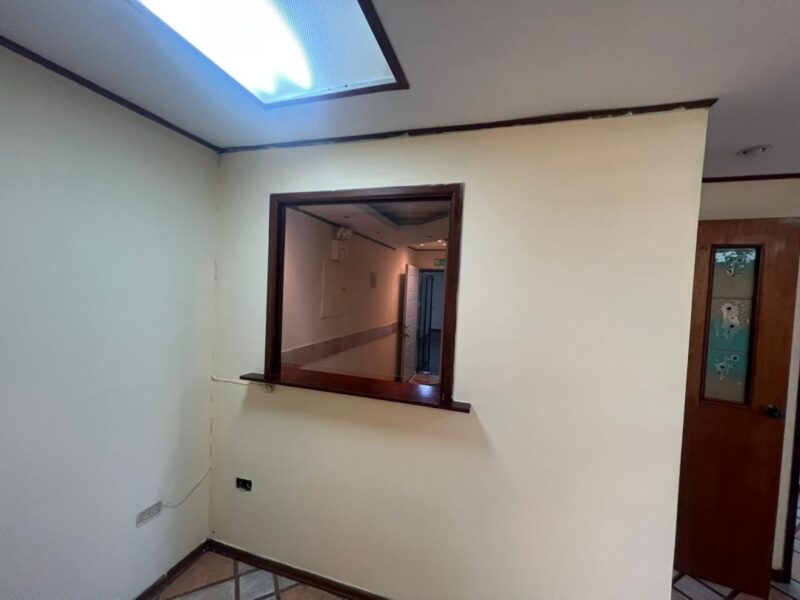 Alquilo Oficina en Edificio Torre BNC, Av. Bolívar Valencia.