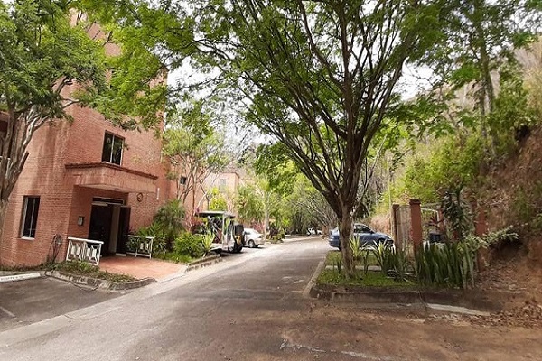 Apartamento en Alquiler en Residencias Trigal Country, Urb. Trigal Norte.