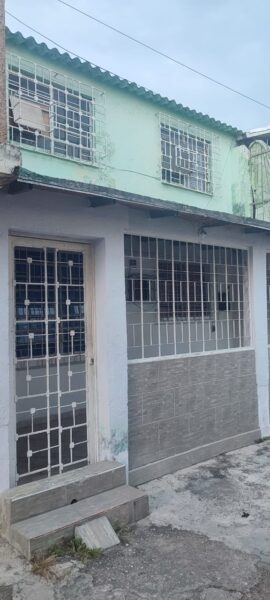 CASA EN VENTA 2 NIVELES, SAN BLAS 1