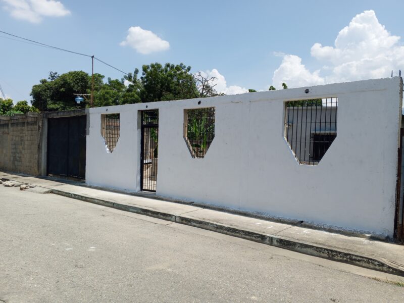 EN VENTA BELLA CASA CON TERRENO EN GUACARA