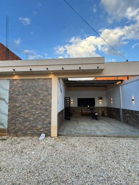 Vendo Casa en Monte Sinaí, Bella Florida Valencia