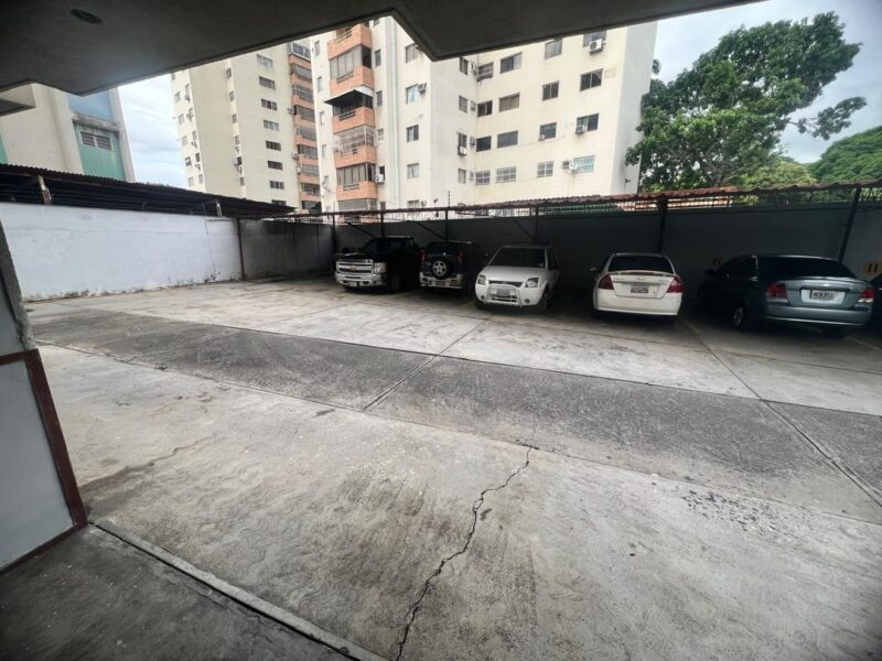 VENDO APARTAMENTO EN AV BOLIVAR NORTE, VALENCIA CARABOBO